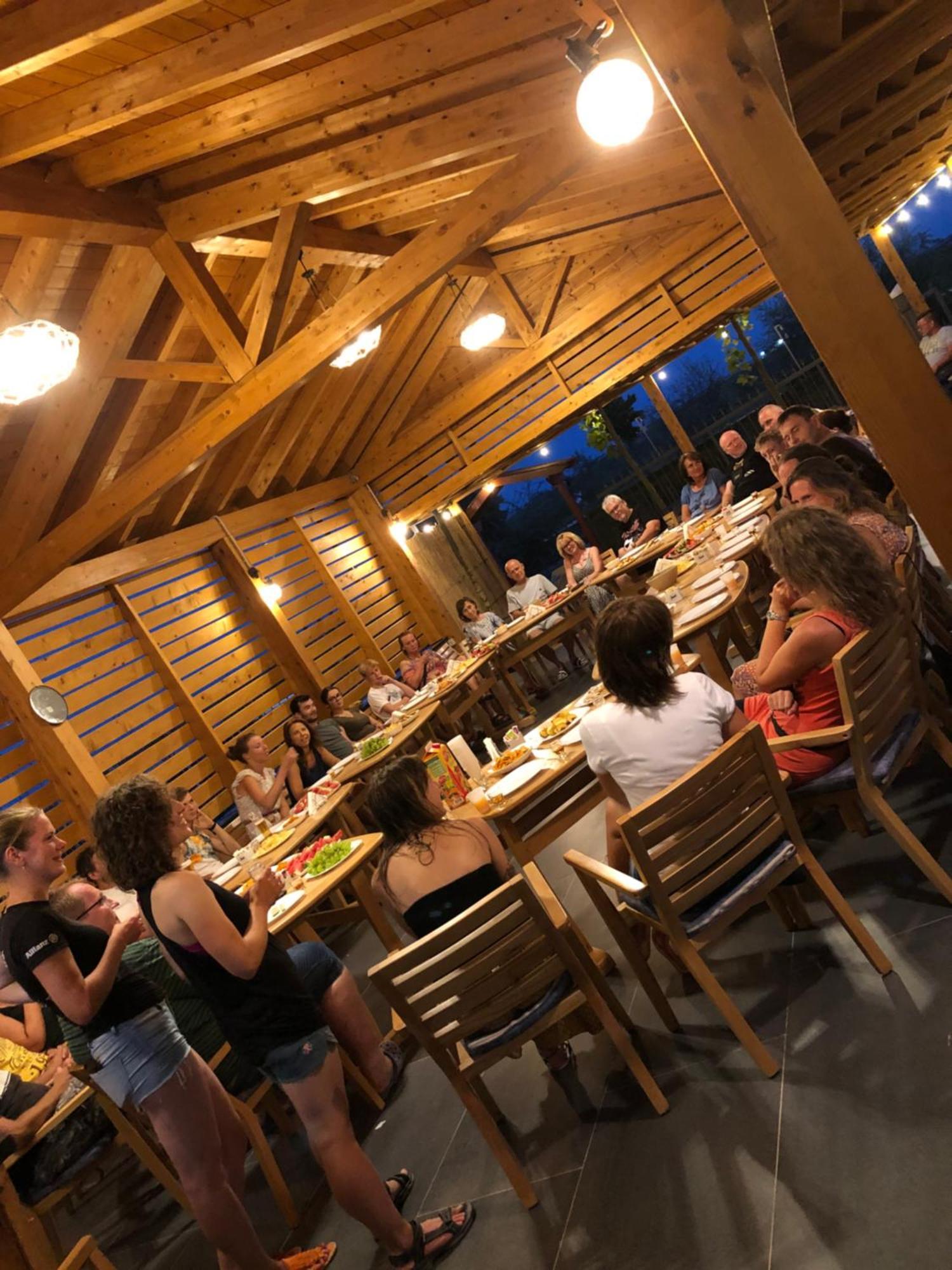 Kamberi & Aparthotel Velipojë