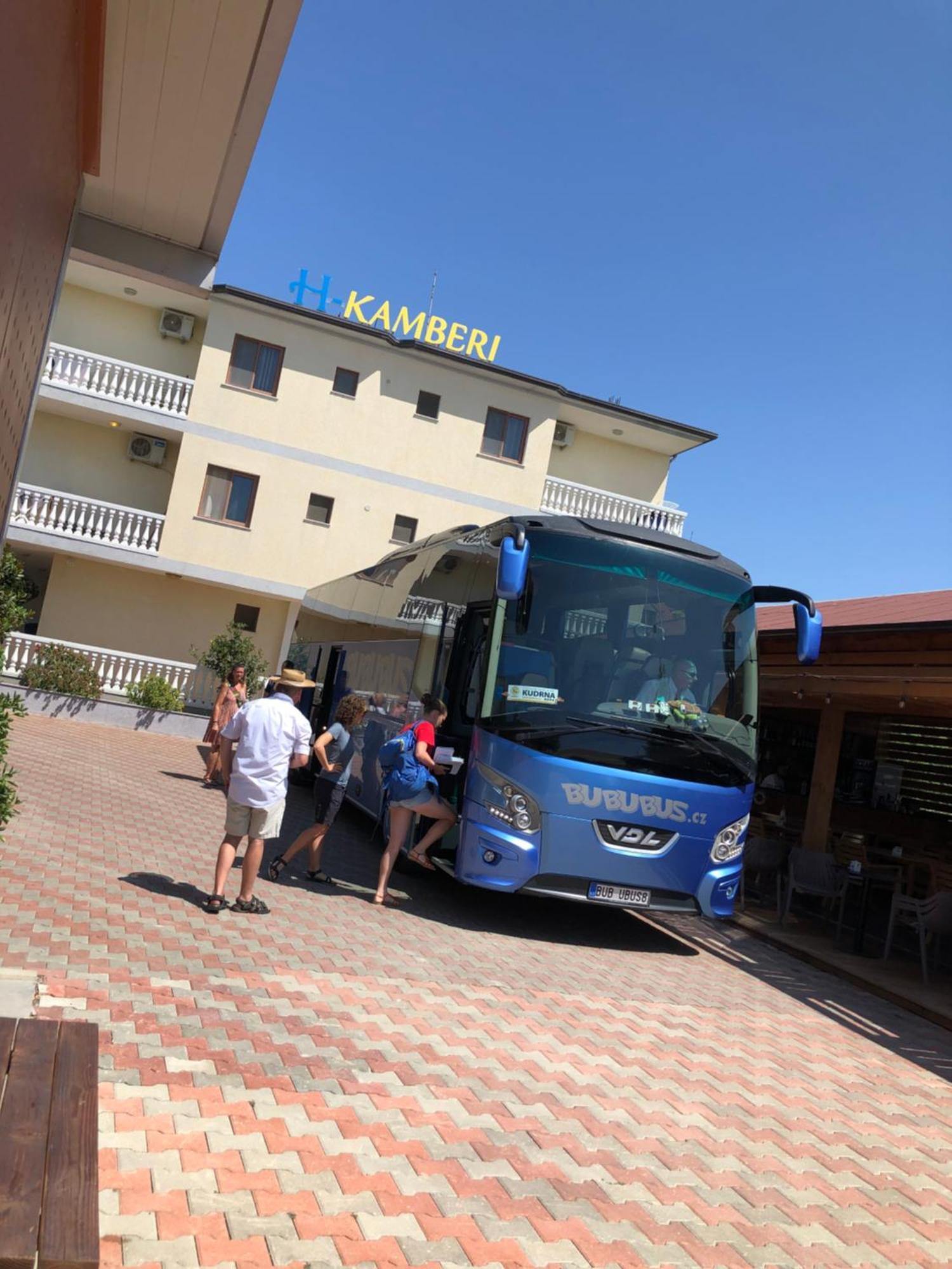 Kamberi & * Velipojë