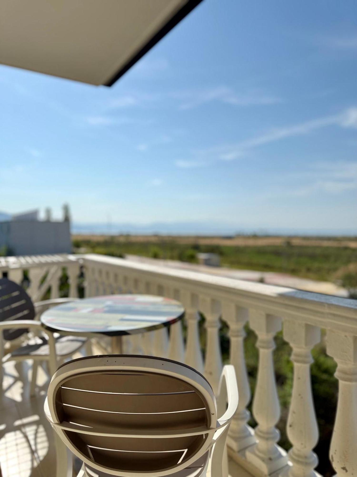 Kamberi & Aparthotel Velipojë
