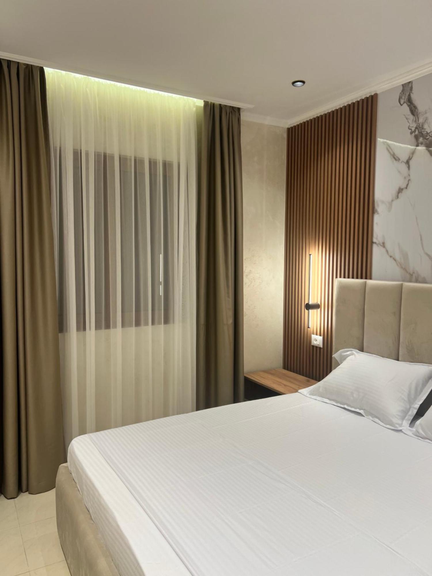 Aparthotel Kamberi &