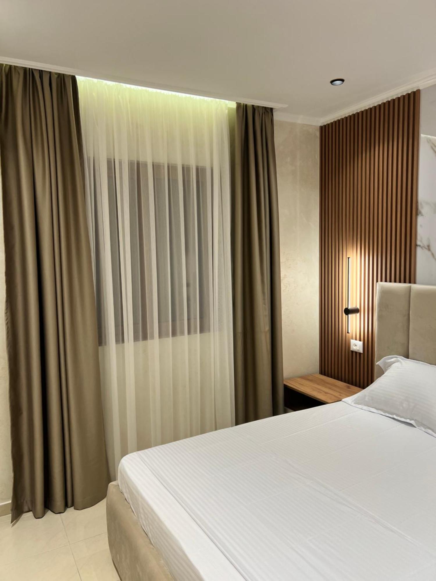 Kamberi & Aparthotel