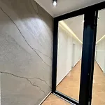 Kamberi Hotel & Apartments