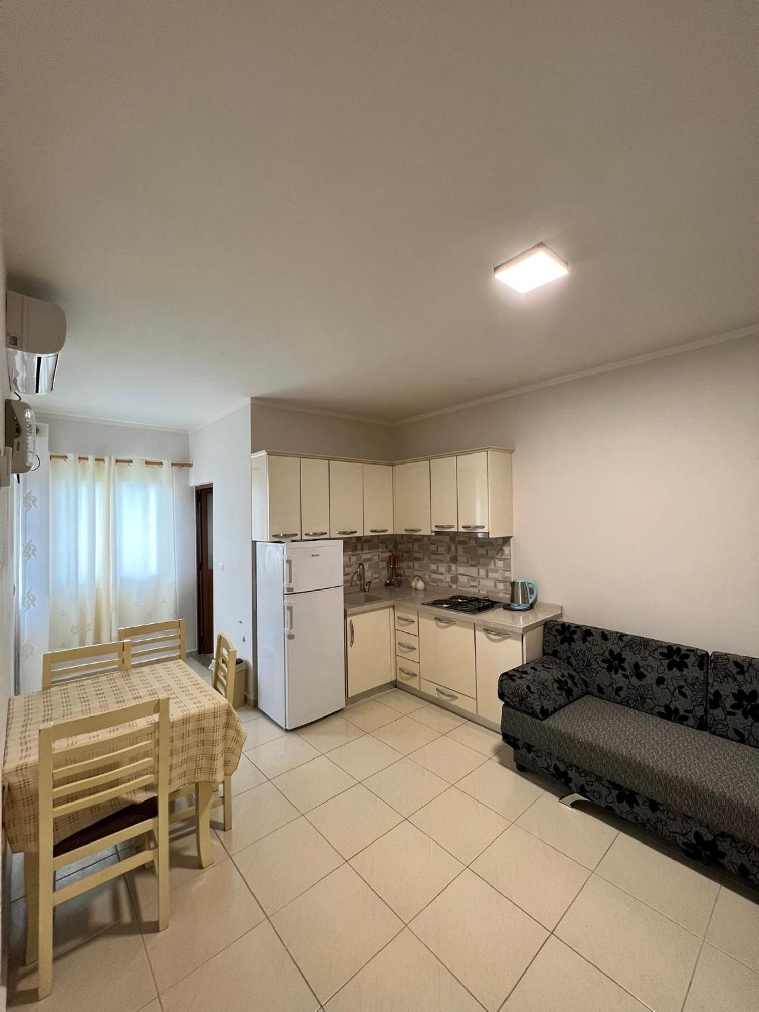 Kamberi & Hotel apartamentowy Velipojë